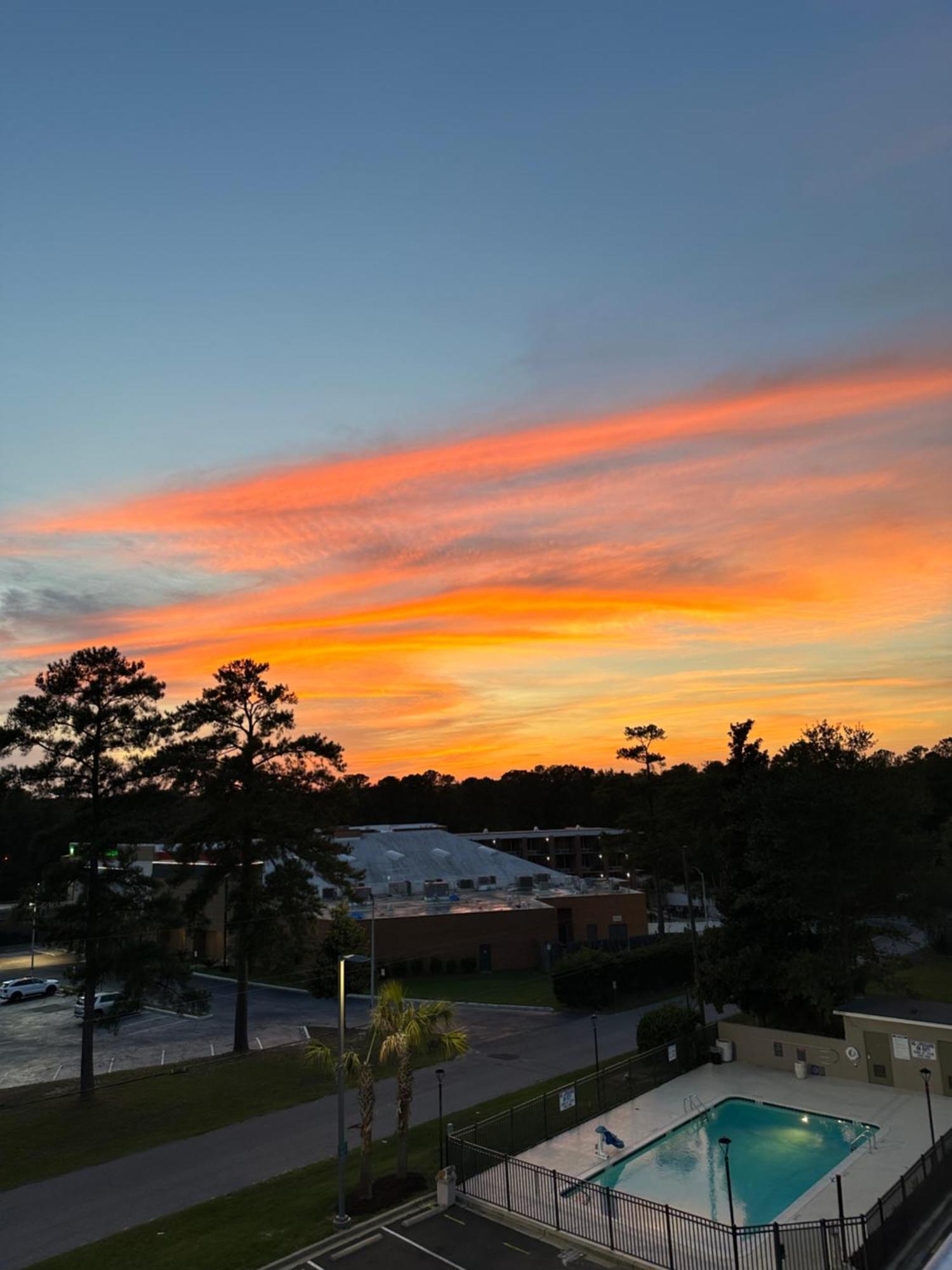 La Quinta Inn By Wyndham Columbia Ne Fort Jackson Экстерьер фото