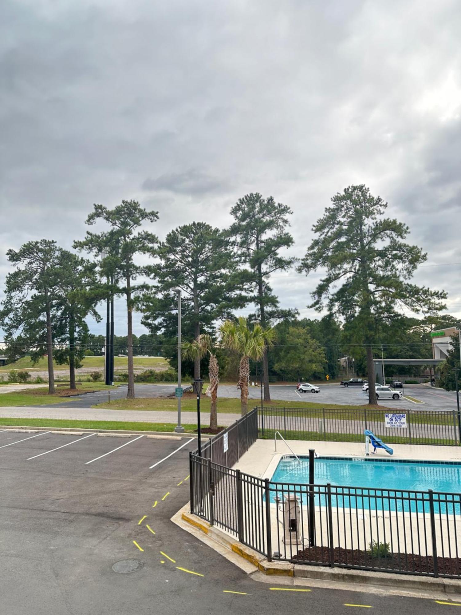 La Quinta Inn By Wyndham Columbia Ne Fort Jackson Экстерьер фото
